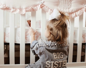 Kleine meisjes gepersonaliseerde blauwe parel denim jasje | Jean-jasje van grote zus | Baby-spijkerjasje | Spijkerjasje voor peuters| Aangepaste meisjeskleding