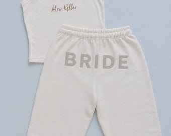 Completo da sposa in felpa, pantaloni da jogging Mrs Tank, set Mrs., tuta da sposa, abbigliamento da casa, abito da addio al nubilato, abito da aereo per addio al nubilato, regali per la sposa