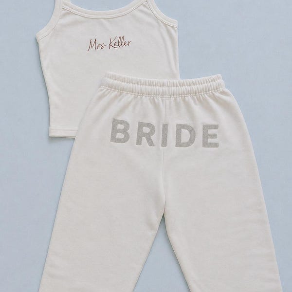 Bride Sweat Set Gift, Mrs Tank Joggers, Mrs. Set, Bridal Sweatsuit Loungewear, Bachelorette Outfit, Bachelorette Plane Outfit, Bride Gifts