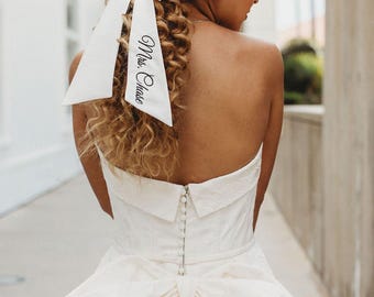 Personalized Embroidered White Satin Hair Bow for Bride | Bridal Bow Wedding Hair Accessory for Bride | Bachelorette Party Custom Hair Bow