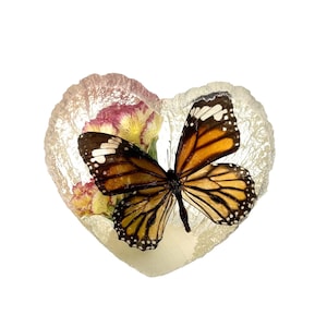 Monarch Butterfly Desk Decor, Heart Shaped Paperweight, Clear Resin Art, Real Butterfly & Flowers, Gift for Her, Wife, Mother&#39;s Day, Teacher