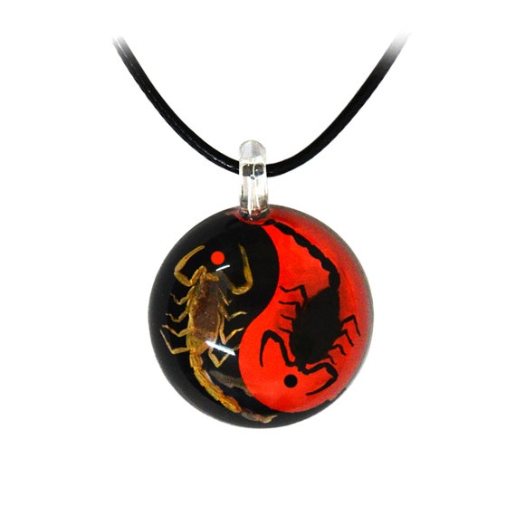 Pendentif Scorpion En Métal Rouge Et Or - Style Bijou Fantaisie, Neuf Avec étiquettes