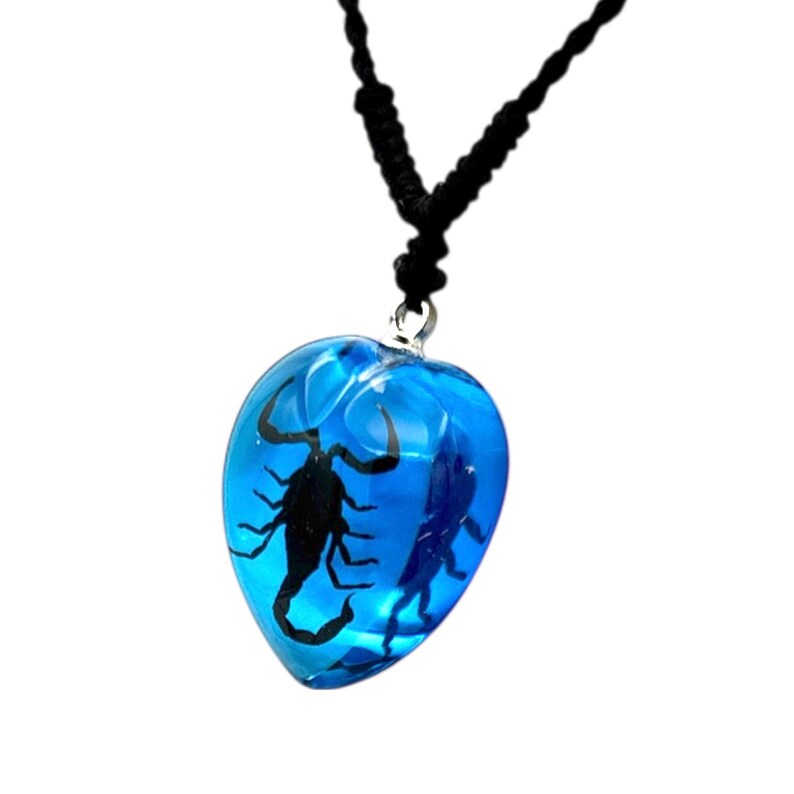 Black Scorpion Necklace 0.9x0.6x0.4 in immagine 4