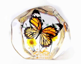 Monarch Butterfly Paperweight Desk Decor, Clear Resin Art, Real Butterfly & Flowers, Gifts for Her, Mother's Day, Room Decor, Housewarming