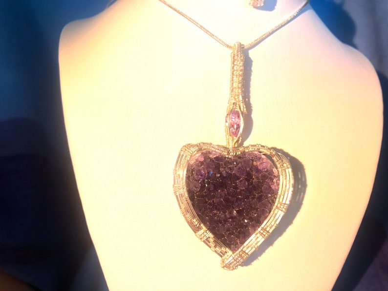 Wire coiled Earrings /& Necklace in 925 Sterling Silver Natural Unheated Amethyst Geode Heart with Faceted Amethysts