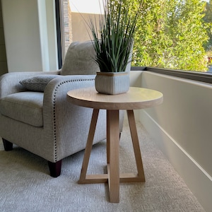 White Oak Round End Table  With Hailee Legs 20” Wide x 22” Tall.