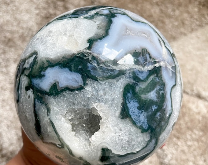 Natural Moss Agate Sphere - High Quality Druzy Healing Crystal for Home Decor and Meditation