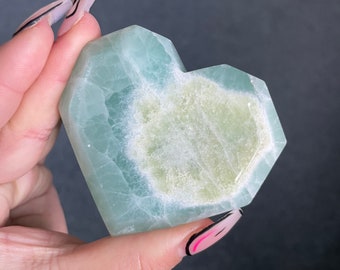 Pistachio calcite heart | crystal heart reiki healing meditation crystal healing journey home decoration