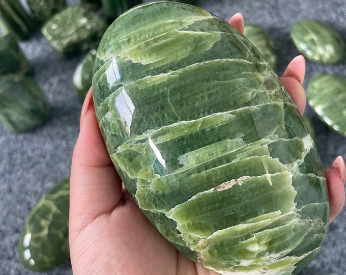 premium Tremolite large crystal palmstone healing crystal healing journey home decoration｜Rare! green tremolite crystal, polished tremolite