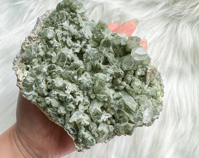 chlorite quartz mineral specimen | premium quartz crystal cluster | crystal healing home decoration | healing crystal | crystal decoration