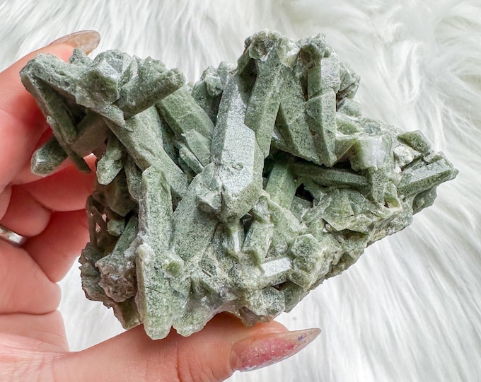 chlorite quartz mineral specimen | premium crystal cluster | crystal healing home decoration | healing crystal | crystal decoration