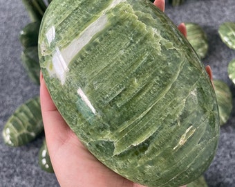 premium Tremolite large crystal palmstone healing crystal healing journey home decoration｜Rare! green tremolite crystal, polished tremolite