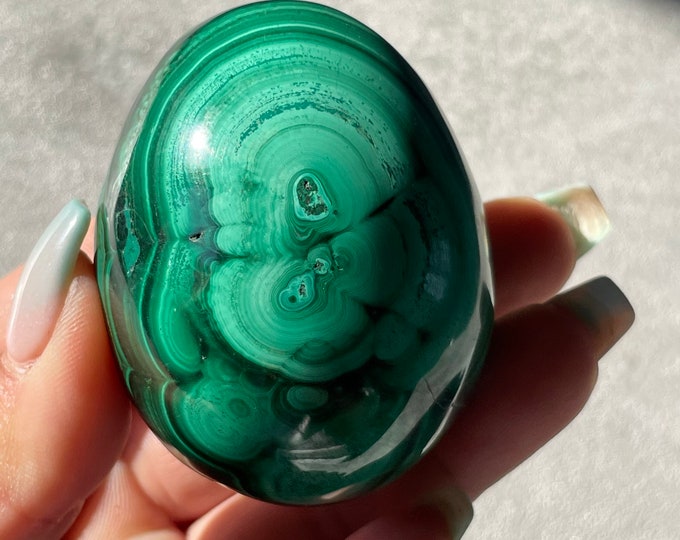 Malachite crystal egg