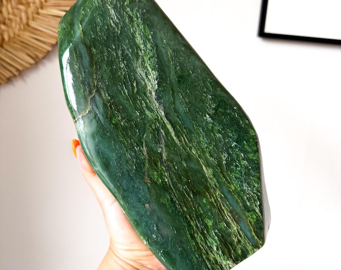 Jade naphrite crystal freeform Healing Crystal home decor