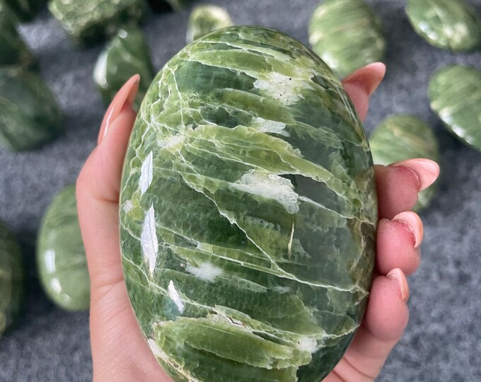 premium Tremolite large crystal palmstone healing crystal healing journey home decoration｜Rare! green tremolite crystal, polished tremolite