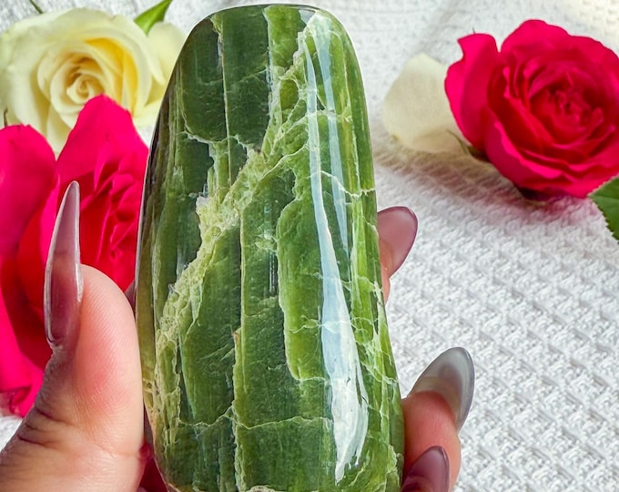 Premium small Tremolite freeform healing crystal healing journey home decoration