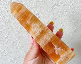 Honey calcite point tower