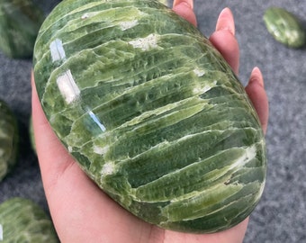 premium Tremolite large crystal palmstone healing crystal healing journey home decoration｜Rare! green tremolite crystal, polished tremolite