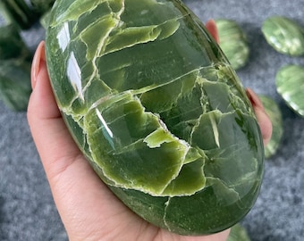 premium Tremolite large crystal palmstone healing crystal healing journey home decoration｜Rare! green tremolite crystal, polished tremolite
