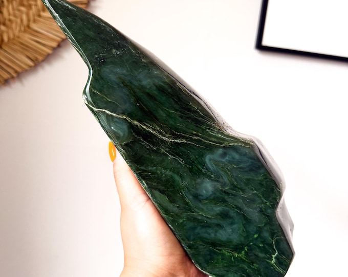 Jade naphrite crystal freeform Healing Crystal home decor
