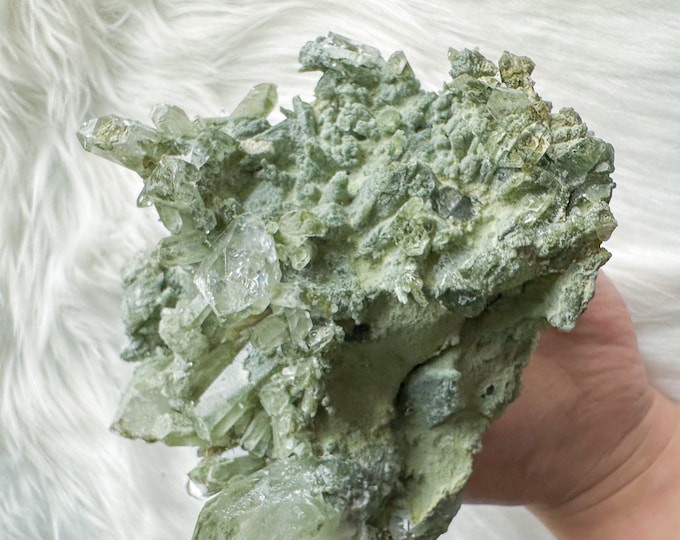 chlorite quartz mineral specimen | premium quartz crystal cluster | crystal healing home decoration | healing crystal | crystal decoration