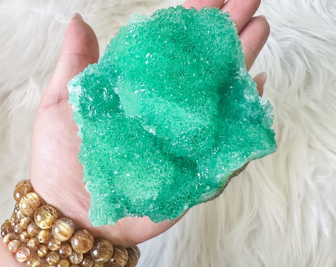 museum quality green calcite with flower shape formed aragonite  ,crystal specimen, raw calcite