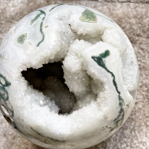 Natural Moss Agate Sphere - High Quality Druzy Healing Crystal for Home Decor and Meditation