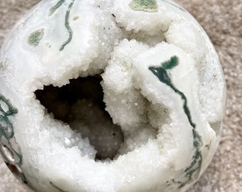 Natural Moss Agate Sphere - High Quality Druzy Healing Crystal for Home Decor and Meditation