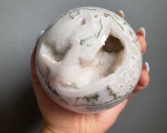 Natural Moss Agate Sphere - High Quality Druzy Healing Crystal for Home Decor and Meditation