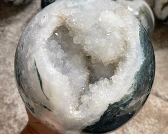 Natural Moss Agate Sphere - High Quality Druzy Healing Crystal for Home Decor and Meditation