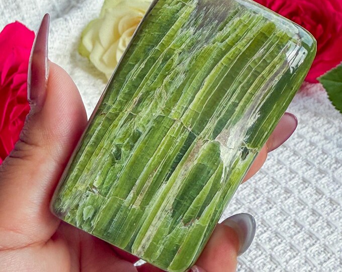 Premium small Tremolite freeform healing crystal healing journey home decoration