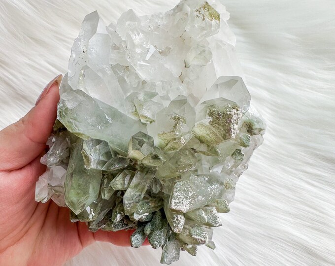 chlorite quartz mineral specimen | premium quartz crystal cluster | crystal healing home decoration | healing crystal | crystal decoration