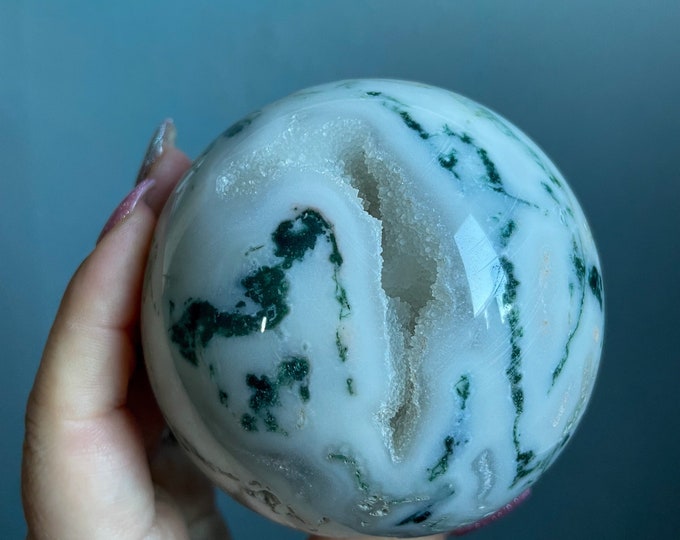 Natural Moss Agate Sphere - High Quality Druzy Healing Crystal for Home Decor and Meditation