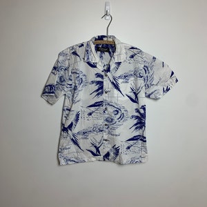 Camisa havaiana vintage com botões