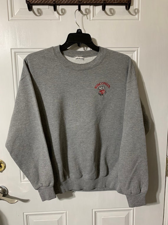 Vintage Wisconsin Badgers sweatshirt