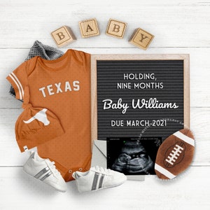 FOOTBALL Baby, Annuncio di Gravidanza per Social Media Digital, TX Texas, Gender Reveal, Instagram Photo. Tutti i colori della squadra.