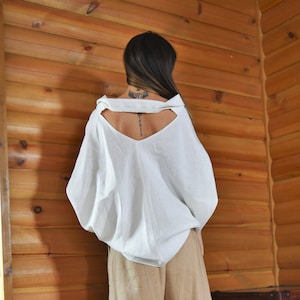 Opened Back Linen Top/Oversized Linen Blouse/Handmade Linen Top/Asymmetric Linen Tunic/Casual Linen Top/Linen Tunic Top/Backless Top/AE182