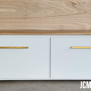 Storage mudroom bench with drawers