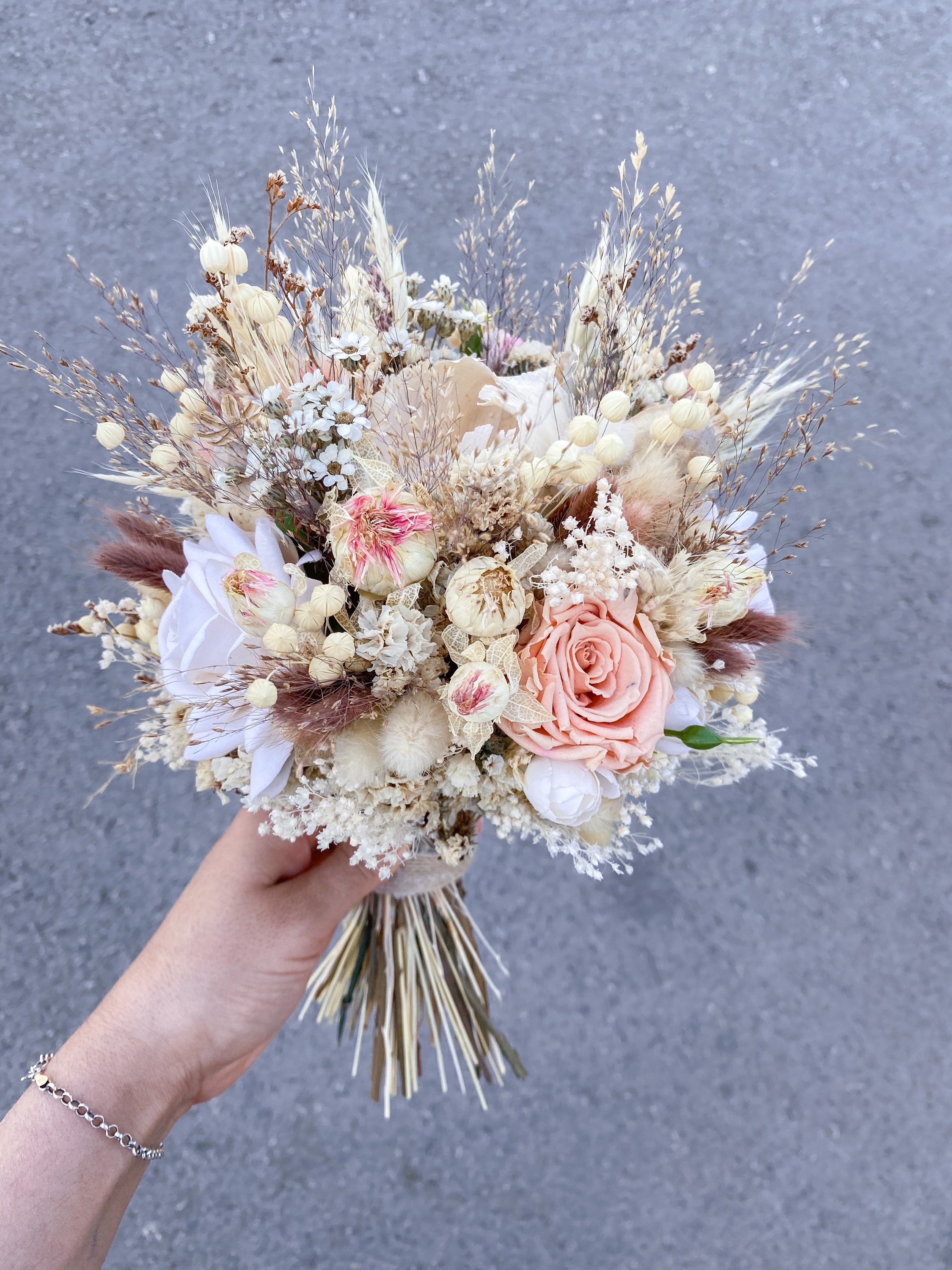 dried floral bouquet wedding