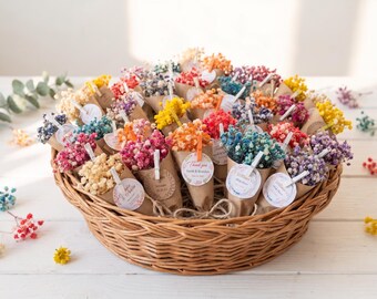 Bomboniere rustiche con calamite a forma di fiori secchi, personalizzate per matrimoni e baby shower.