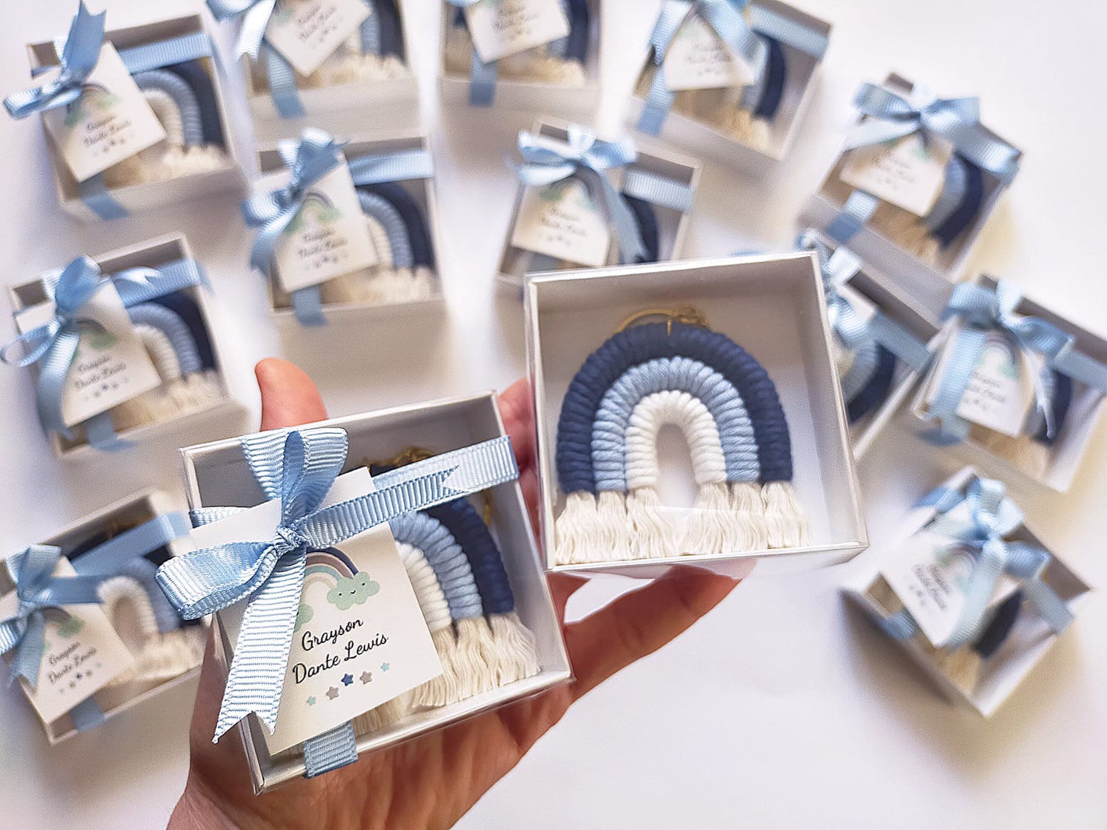 Portachiavi Madrina Con Ciondolo Arcobaleno Intrecciato E Nappe, Regalo Personalizzato Per Battesimo