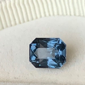 Spinello naturale - Spinello blu notte 1,75 ct 7,3x6x4,6 mm taglio radiante / Gioielli su misura / Anello di fidanzamento con spinello - 1836