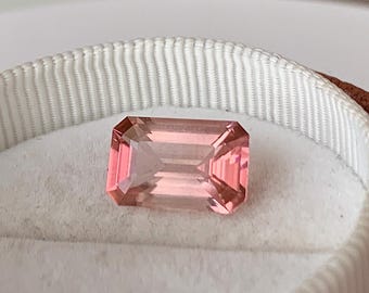 Natürlicher Pfirsich-Rosa Turmalin 3.55 CT 12.1x7.9x5.2 mm