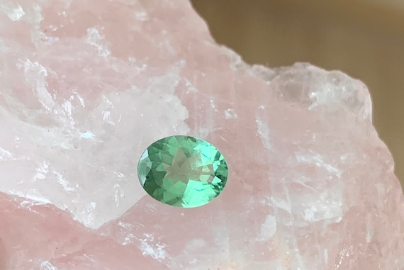 1.83 ct Natural Pistachio Green Tourmaline 9.1 x 7.1 x 4.3 mm Oval Cut - Stunning Bright Green Tourmaline- Tourmaline Jewelry KZ1483