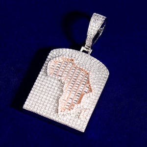 Pendentif Afrique avec diamants baguette Iced Out | Collier bling bling Afrique | Collier pour homme | Pendentif carte de l'Afrique 3D | Bijoux et accessoires hip hop