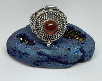 Size 9 sterling silver amber poison ring (larger poison container)