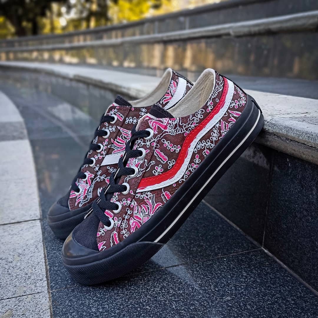 Handcrafted Batik-patterned Canvas Sneakers: Unique Custom 