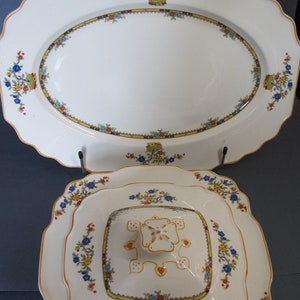 Myotts, Sons & Co., Art Déco, plato grande de 14,5 pulgadas y fuente para servir con tapa y cestas de flores, Inglaterra, alrededor de 1930