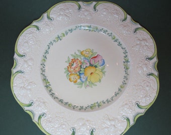 Crown Ducal, assiette décorative floral et rebord gaufré en relief festonnée vert, Angleterre,