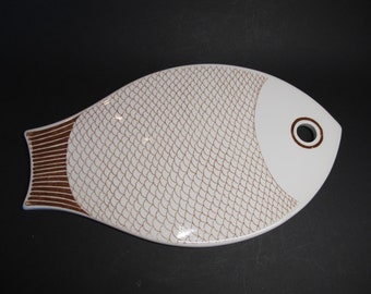 Arabia of Finland, small porcelain cheese platter (or cutting board) created by Kaarina Aho in Finland, 1950s